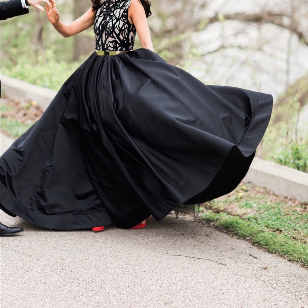 PROM/ SPECIAL OCCASION DRESS - Picture 3 of 4